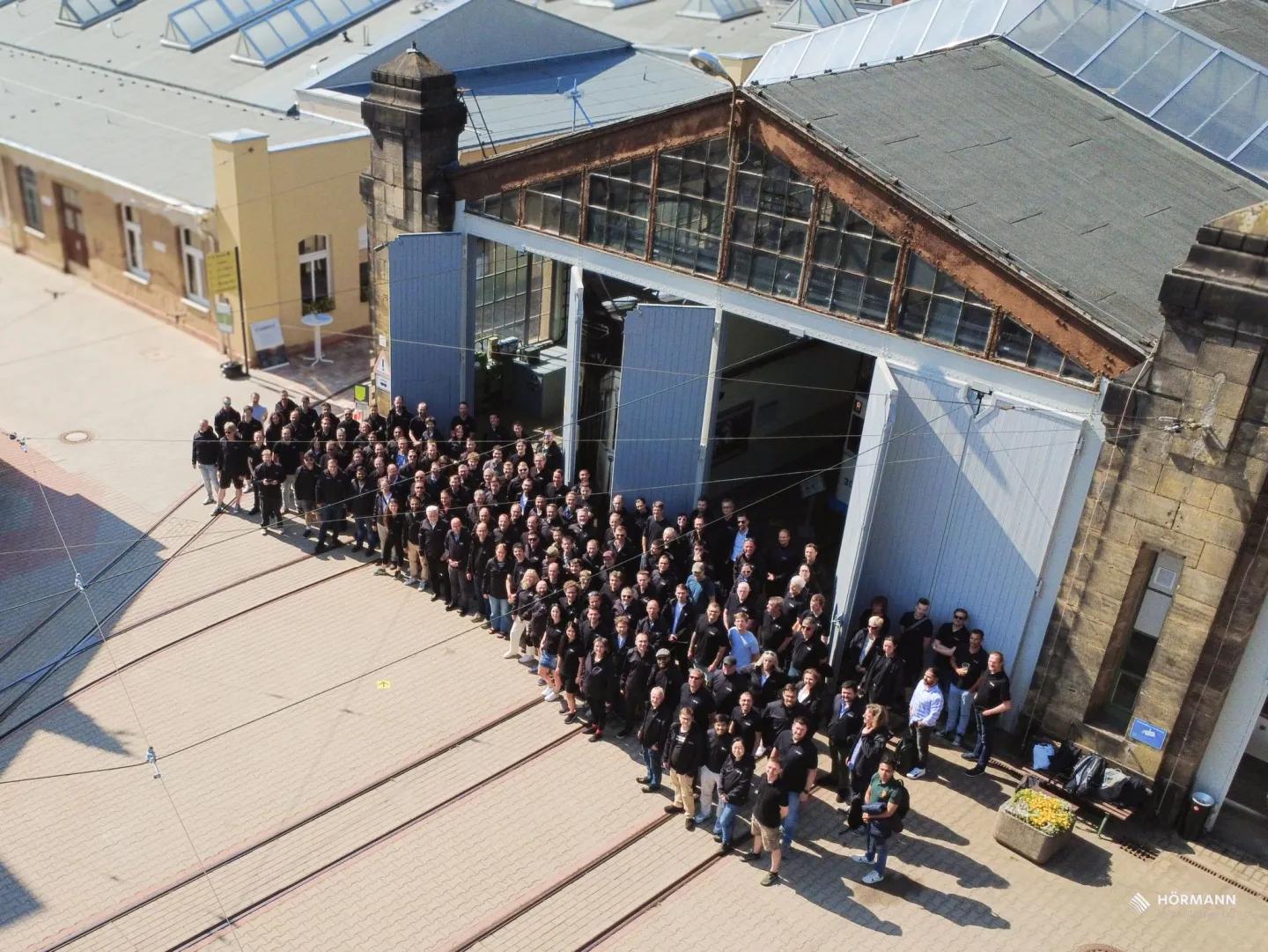 Mitarbeiter Sommerfest HÖRMANN VEHICLE ENGINEERING GaragenCampus Chemnitz